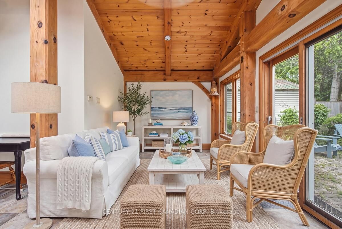 Property Photo:  834 Colborne Street  ON N6A 4A2 