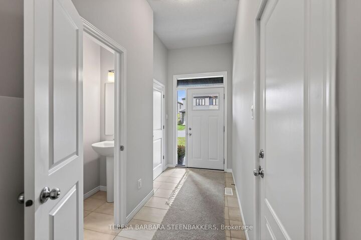 Property Photo:  689 Taliesin Crescent E  ON K2S 2W5 