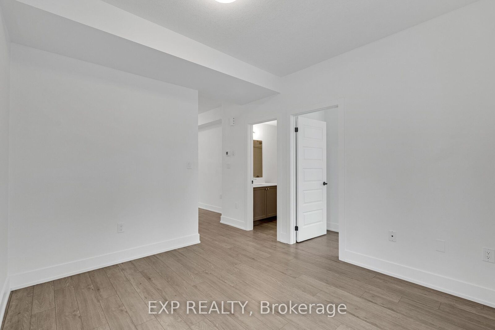 Property Photo:  99 Roger Street 61  ON N2J 1A4 