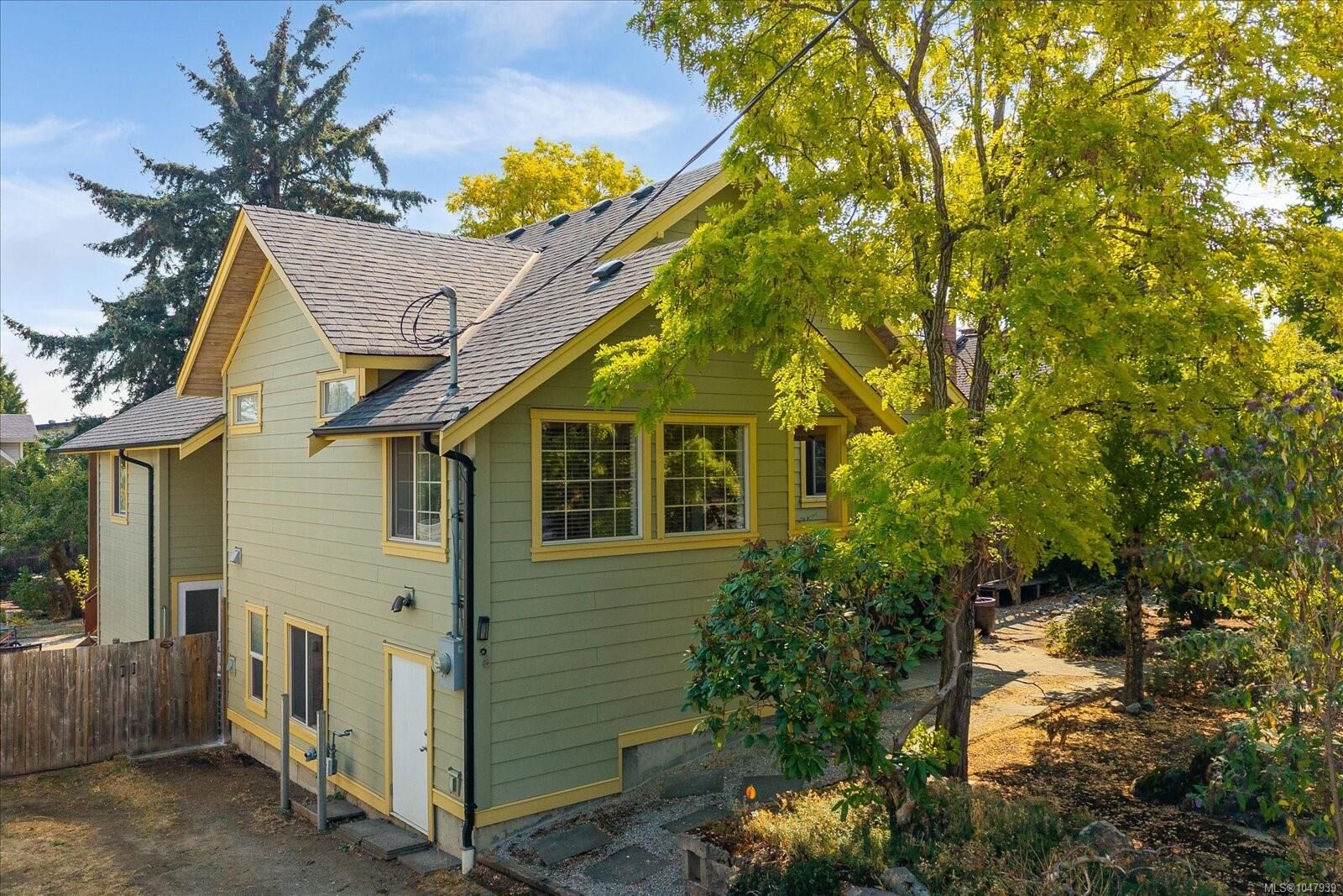 Property Photo: 66 Kennedy St BC V9R 2H6
