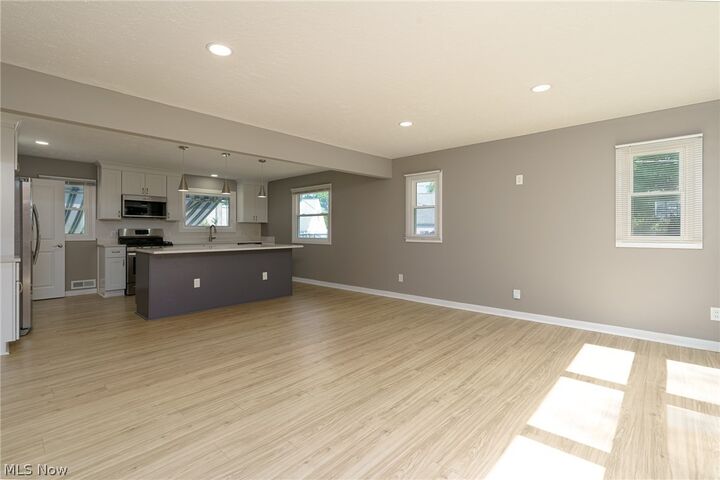 Property Photo: 6150 Vernondale Drive OH 44130