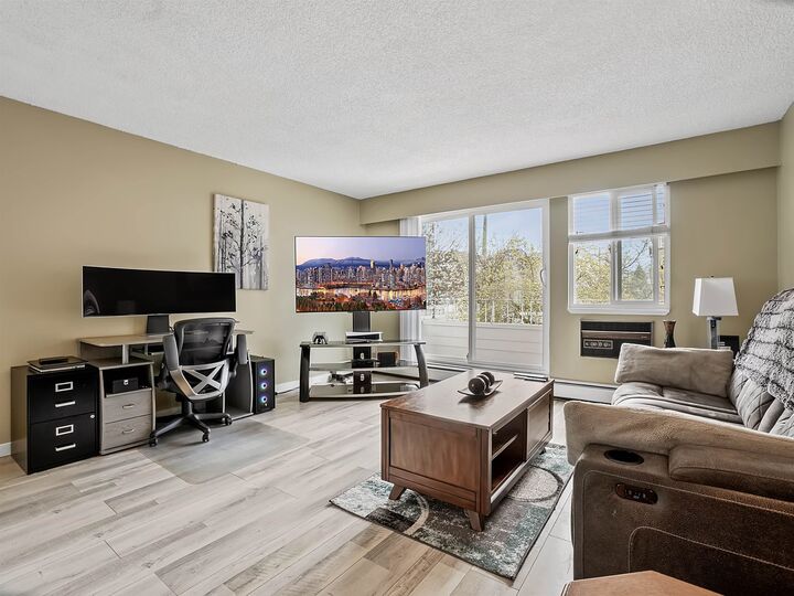 Property Photo: 12096 222 Street 207 BC V2X 5W1