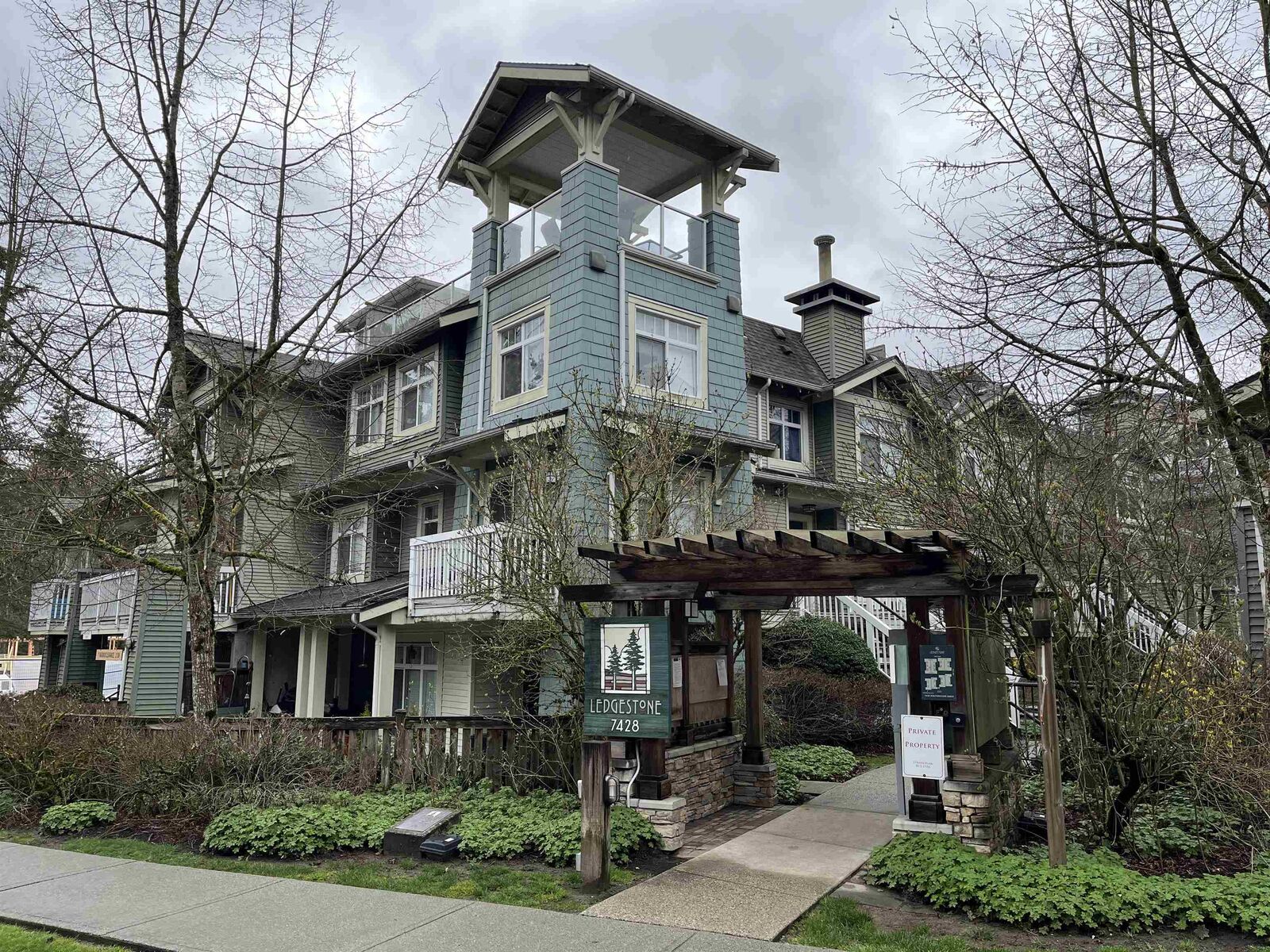 Property Photo:  7428 Southwynde Avenue 48  BC V3N 0A1 