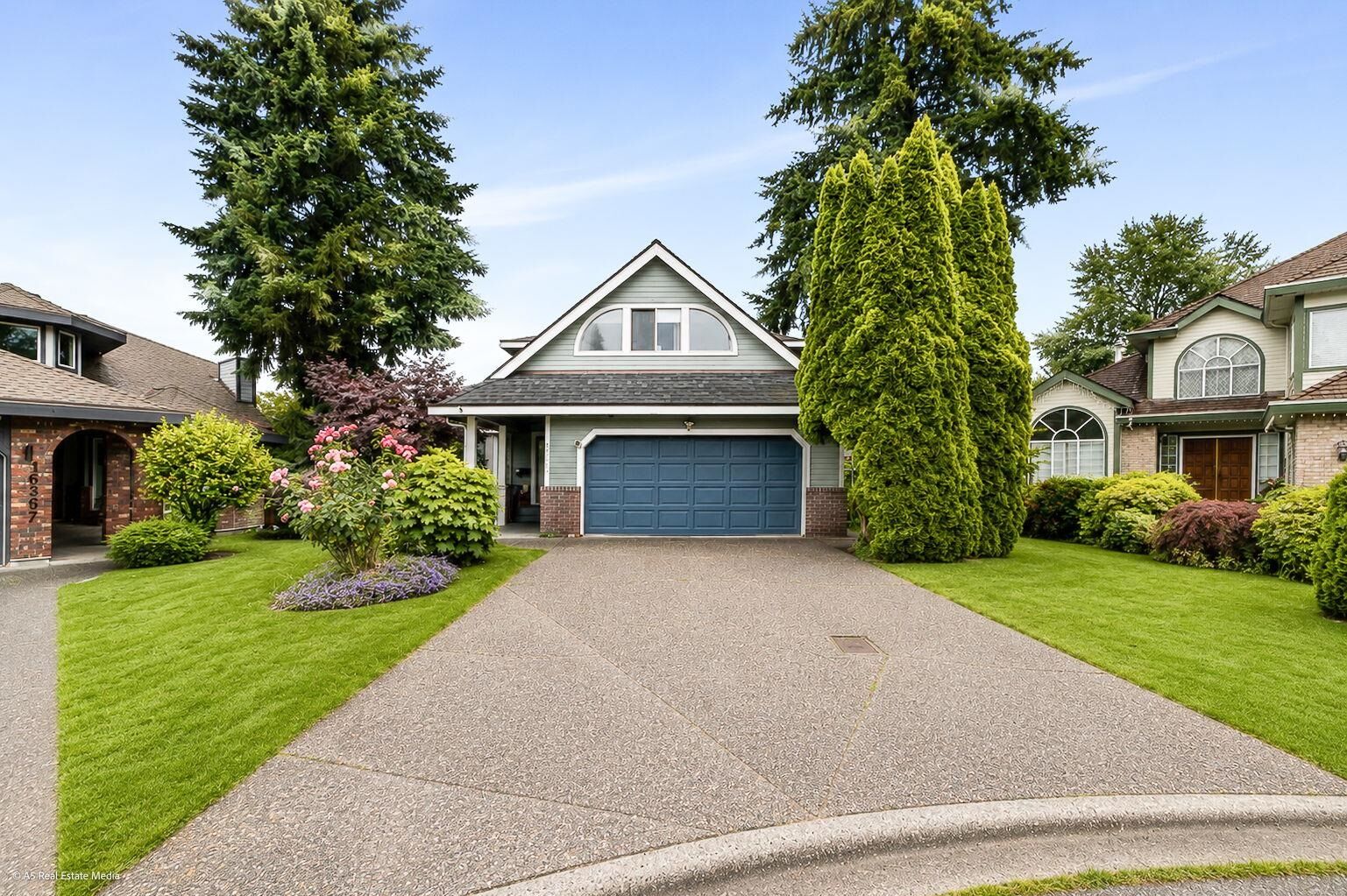 Property Photo:  16375 Middleglen Place Upper  BC V4N 1X7 