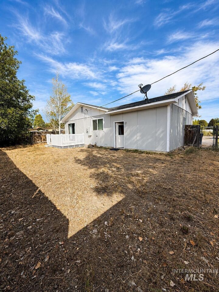 Property Photo: 2643 Burton Ave ID 83318
