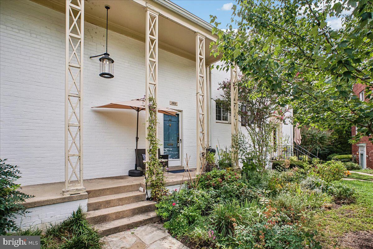 Property Photo: 1600 Ripon Place VA 22302