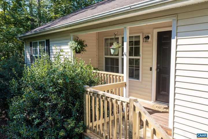 Property Photo: 10 Iroquois Way VA 22963