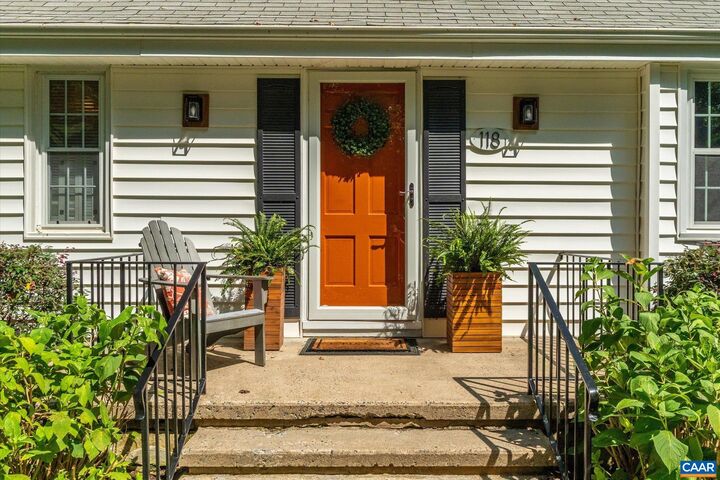Property Photo: 118 Woodstock Dr VA 22901