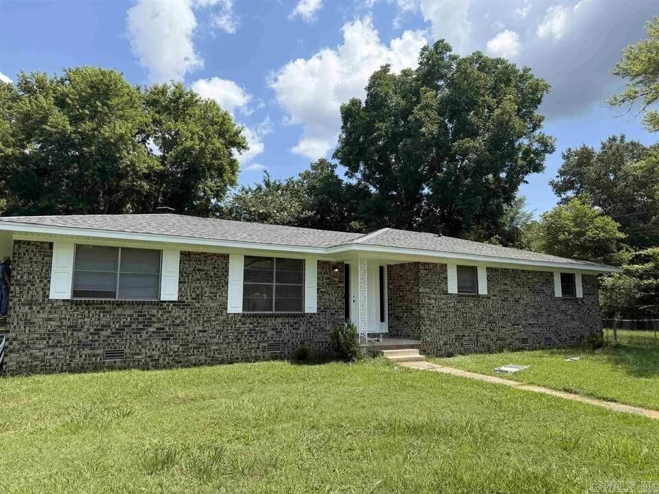 Property Photo: 20 Forest Oaks Street AR 72120