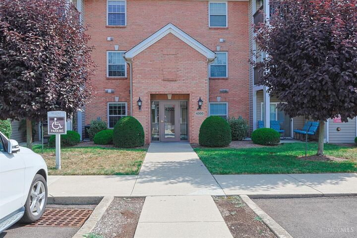 Property Photo: 4300 Regency Ridge Court OH 45248