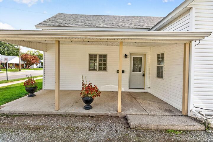 Property Photo:  254 S Franklin Street  OH 43344 