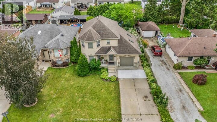 Property Photo:  34 Queensway Drive  ON N7M 4G4 