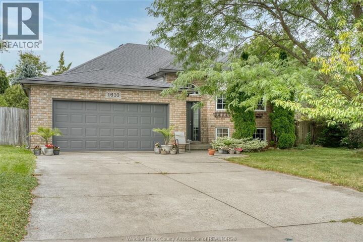 Property Photo:  1610 Chornoby Crescent  ON N8N 4W3 
