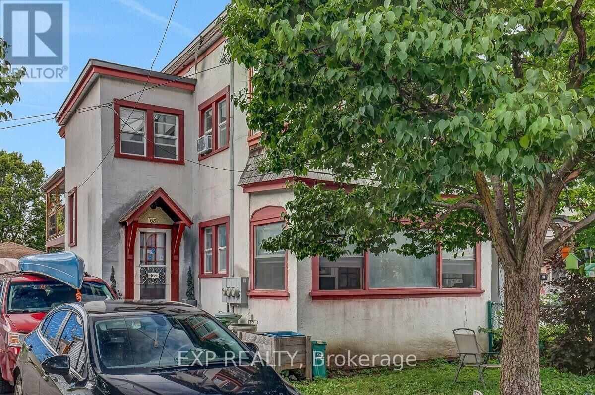 Property Photo:  108 Lebreton Street North  ON K1R 7H4 