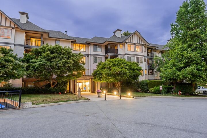 Property Photo:  27358 32 Avenue 136  BC V4W 3M5 