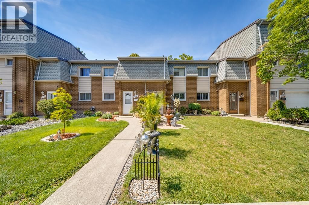 Property Photo:  2629 Vine Court 54  ON N8T 2X4 
