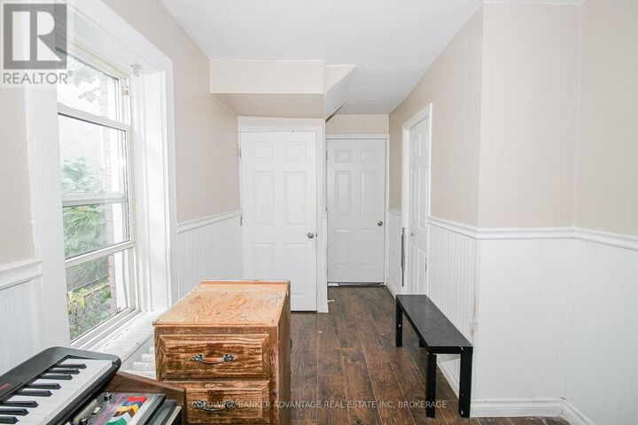 Photo de la propriété: 305 Burgar Street ON L3B 2T5