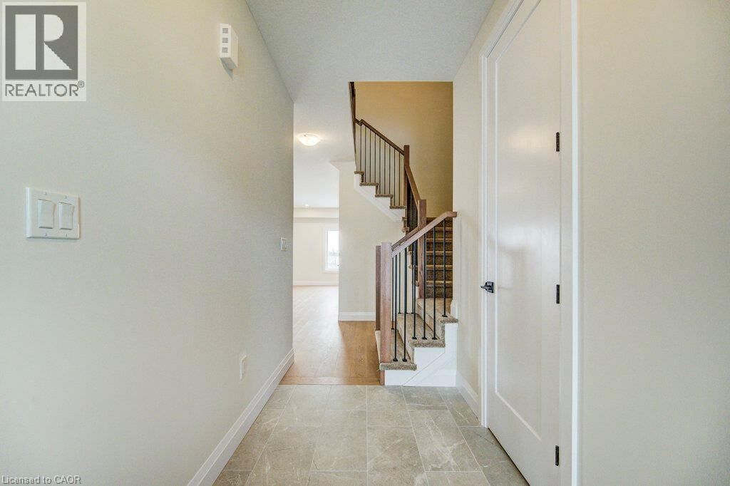 Property Photo:  231 Applewood Street  ON N0J 1S0 