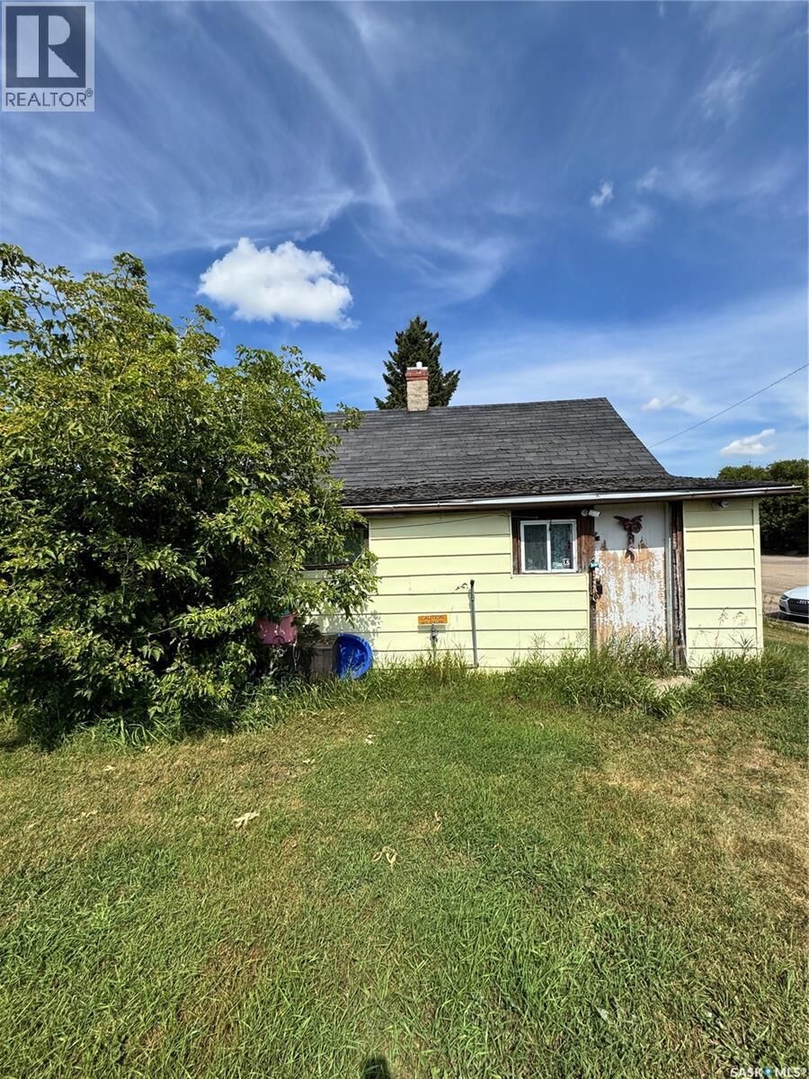 Property Photo: 206 Main Street SK S0K 2B0