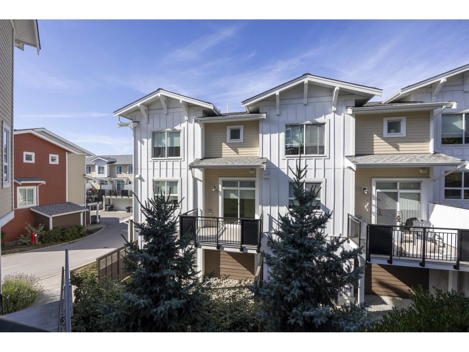 Property Photo:  16561 17A Avenue 85  BC V3Z 1J3 