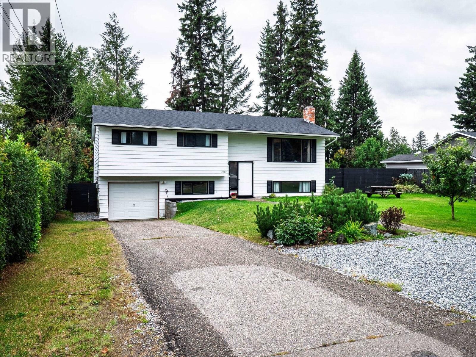 Property Photo:  2177 Sussex Lane  BC V2K 3J1 