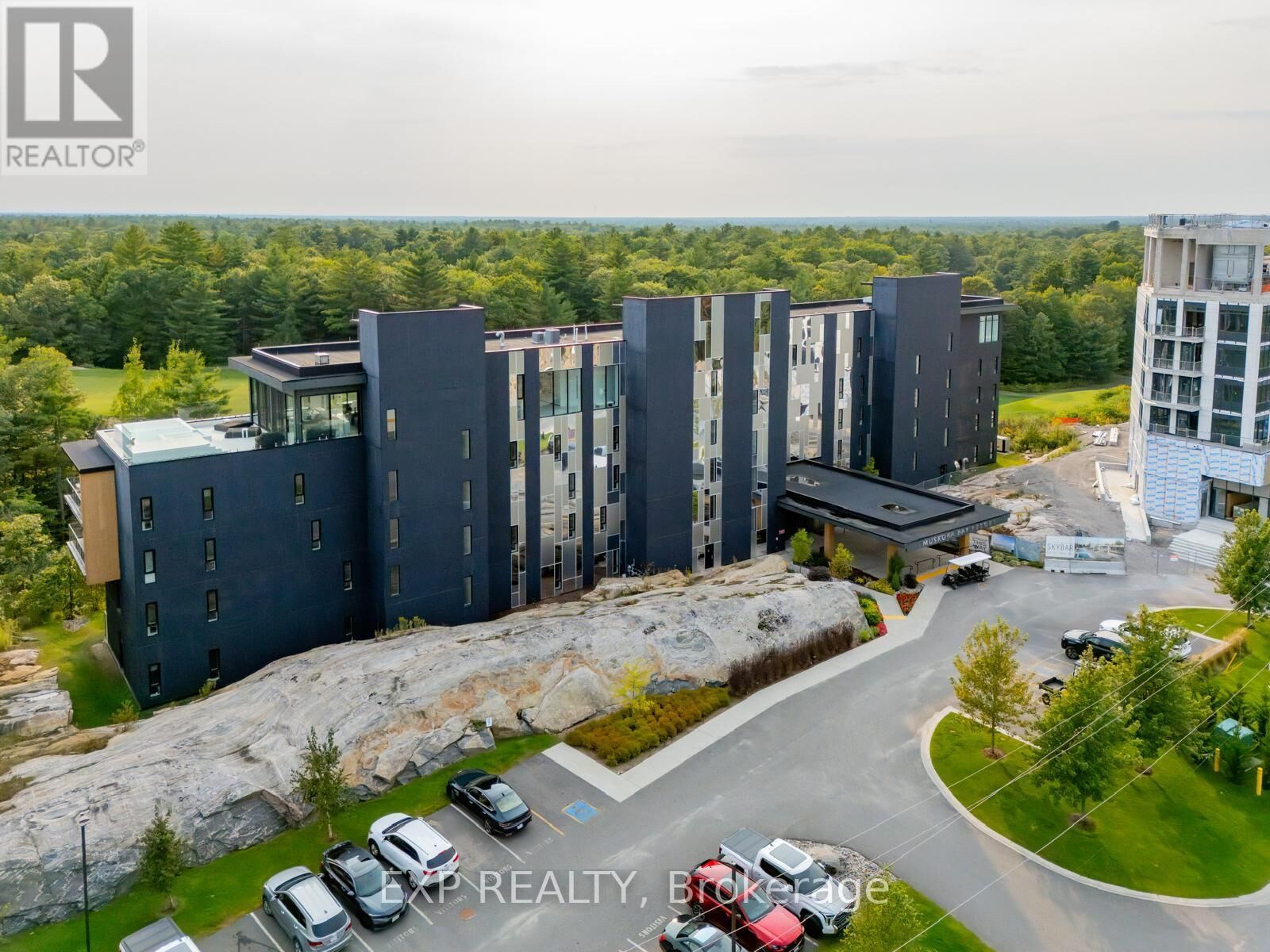 Property Photo: 120 Carrick Trail 102 ON P1P 0B6