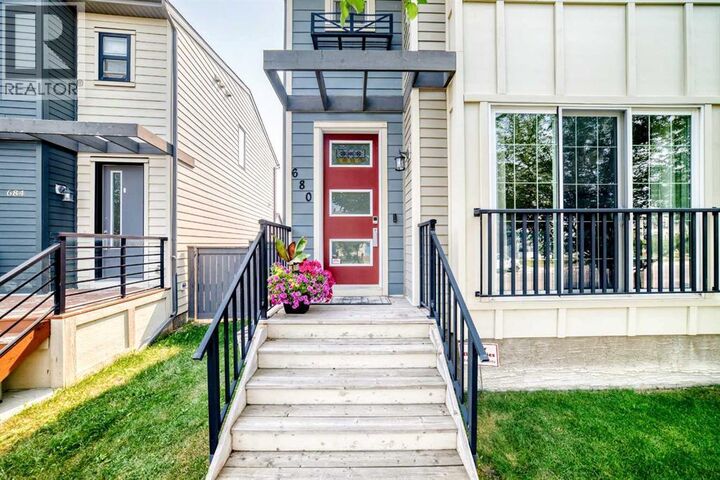Property Photo:  680 Walden Drive Southeast  AB T2X 0Z7 