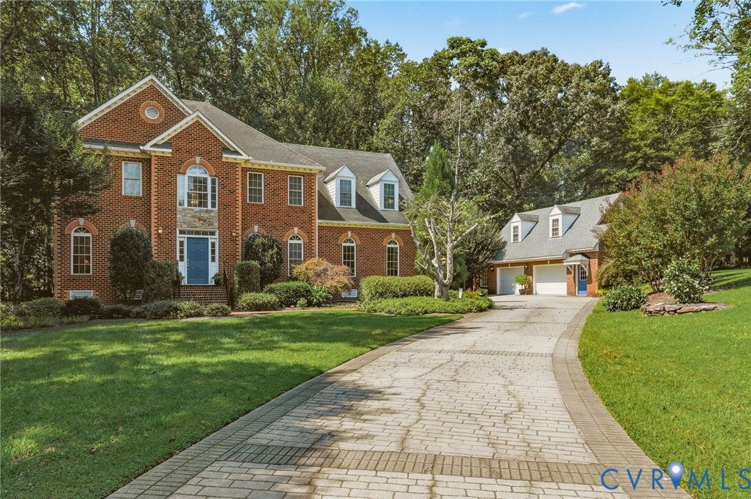 Property Photo:  604 Cross Ridge Ln  VA 23103 