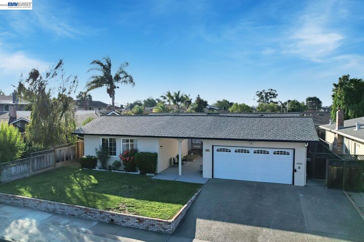 Property Photo: 5261 Sussex Pl CA 94560
