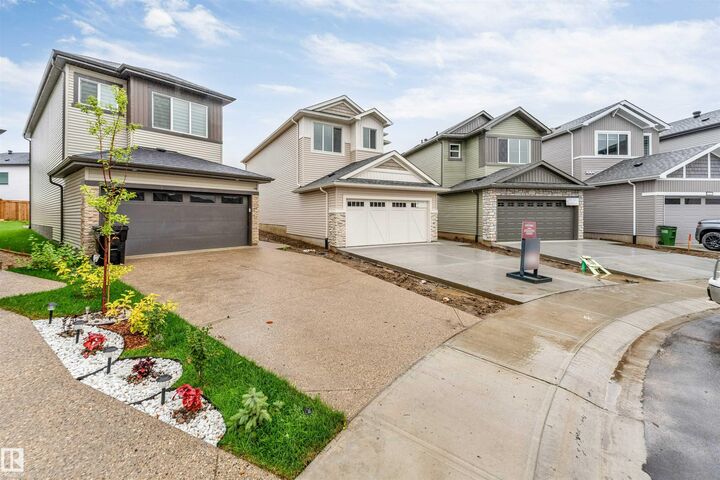 Property Photo:  1336 11 Avenue NW  AB T6T 2W4 