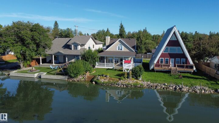 Property Photo:  5309 51 Avenue  AB T0E 0A0 