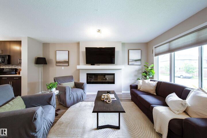 Property Photo:  3211 Cherry Crescent SW  AB T6X 1Y5 