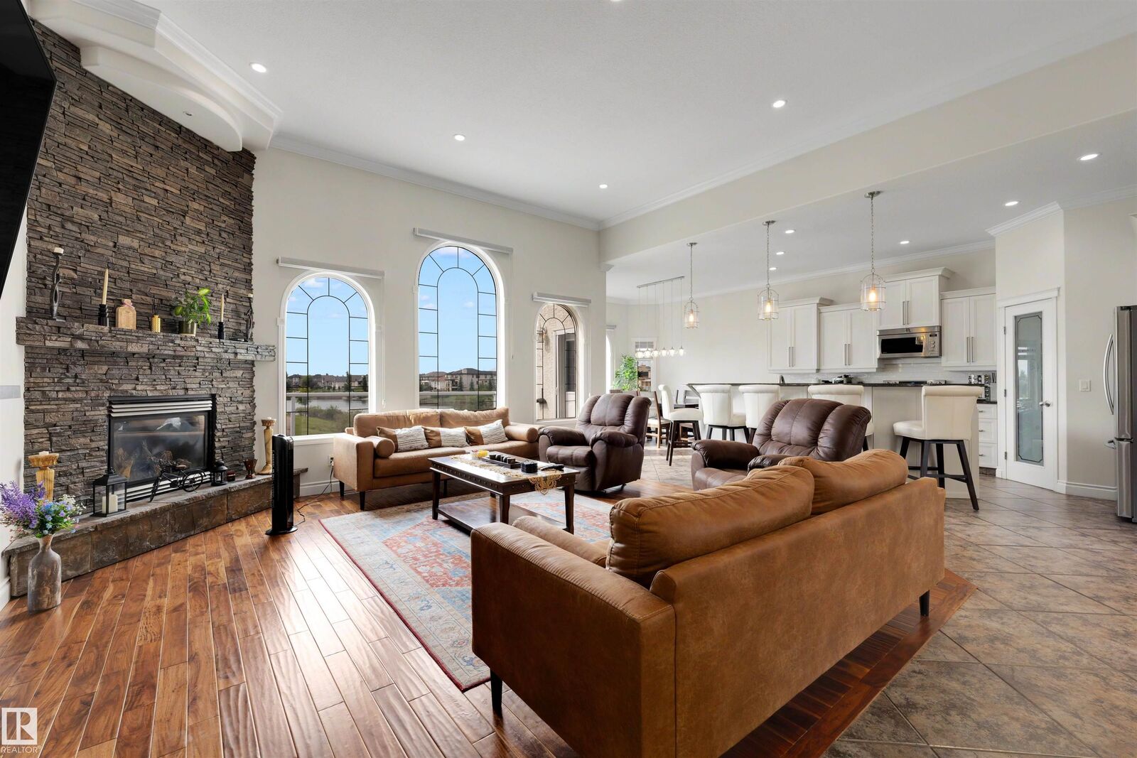 Property Photo:  282 Ozerna Road NW  AB T5Z 3M6 