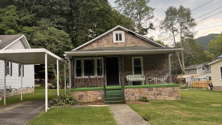 Property Photo:  286 Branch St Street  WV 24986 