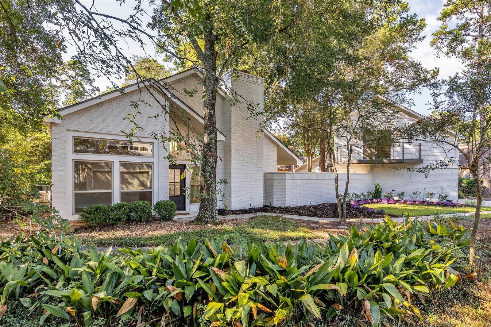Property Photo:  4 N Autumnwood Way  TX 77380 