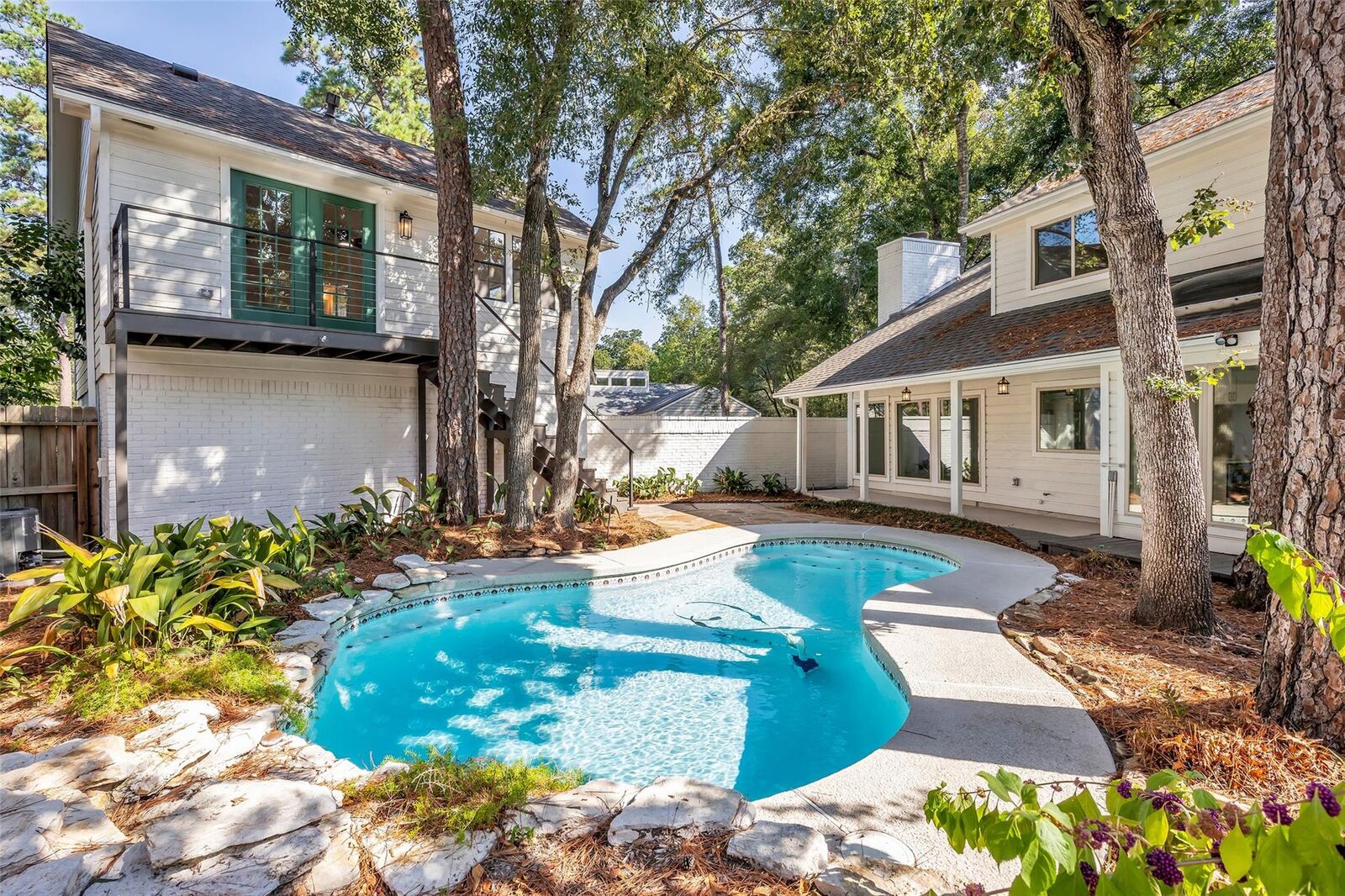 Property Photo: 4 N Autumnwood Way TX 77380
