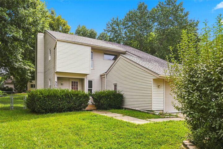 Property Photo: 307 38th Street IA 50265