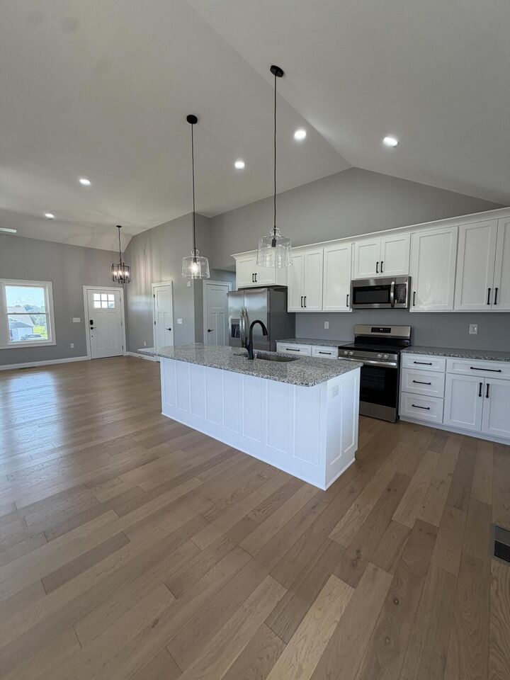 Property Photo:  170 Lone Oak Court  KY 42503 