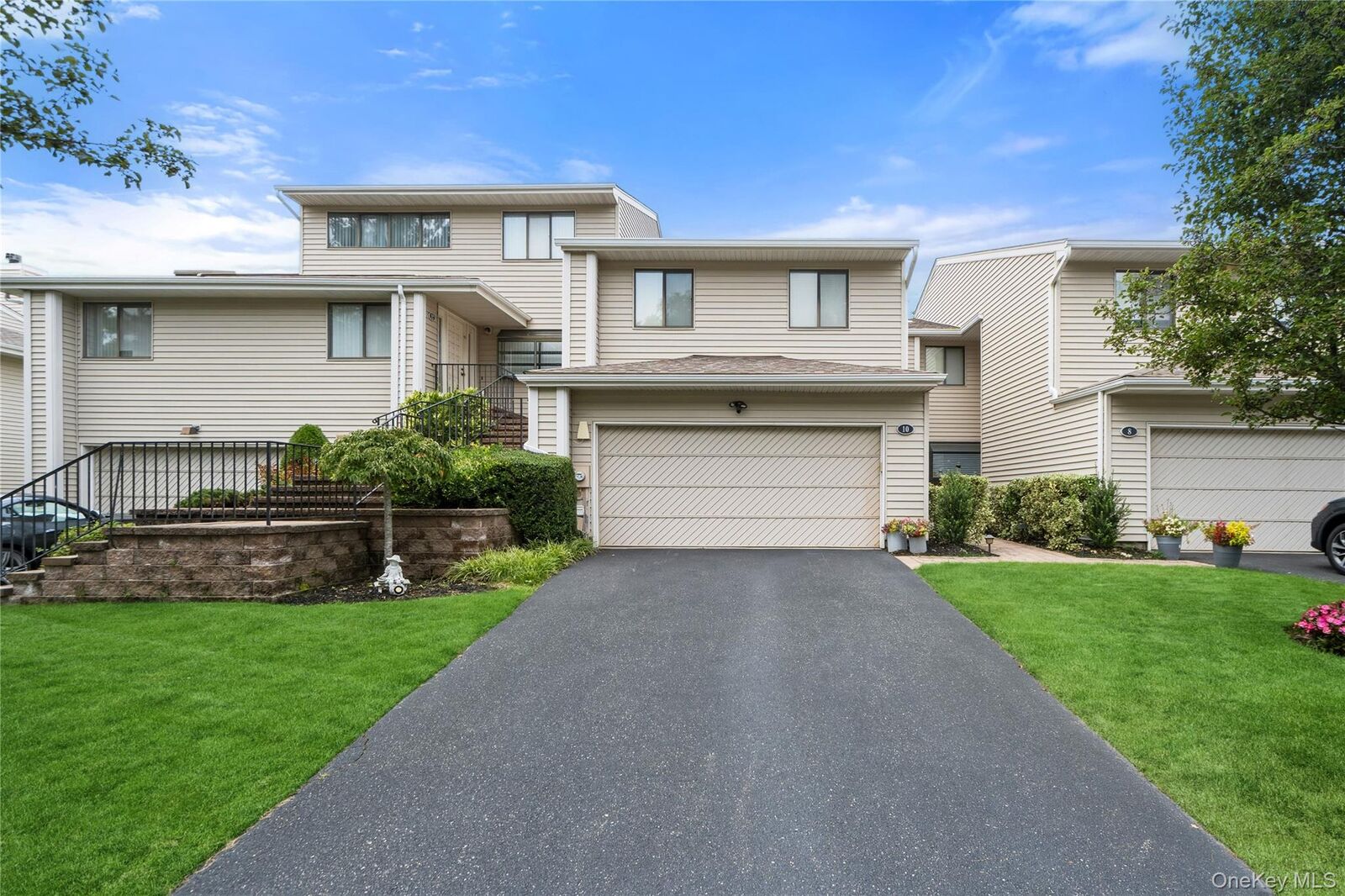 Property Photo:  10 Pheasant Lane  NY 11797 