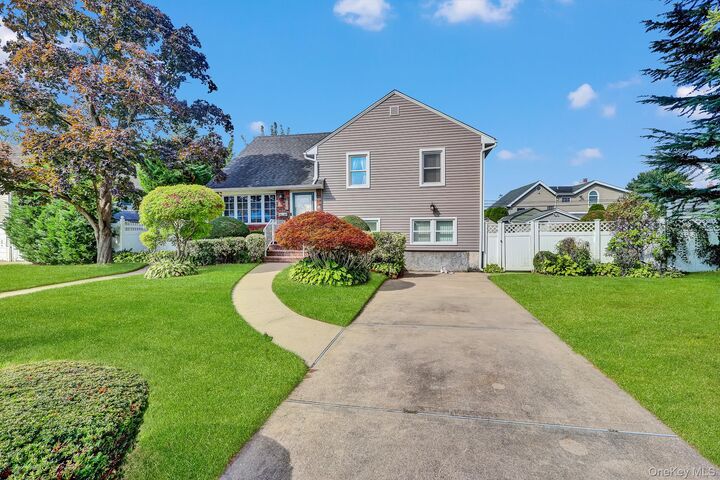 Property Photo:  948 Simon Place  NY 11793 