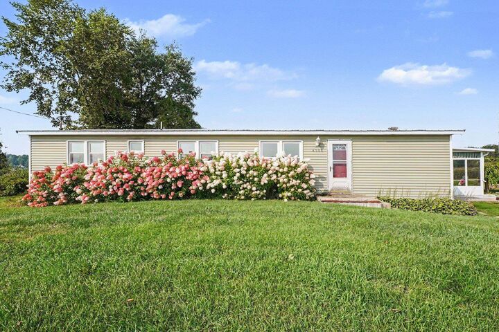 Property Photo:  4900 Dundas  MI 48612 