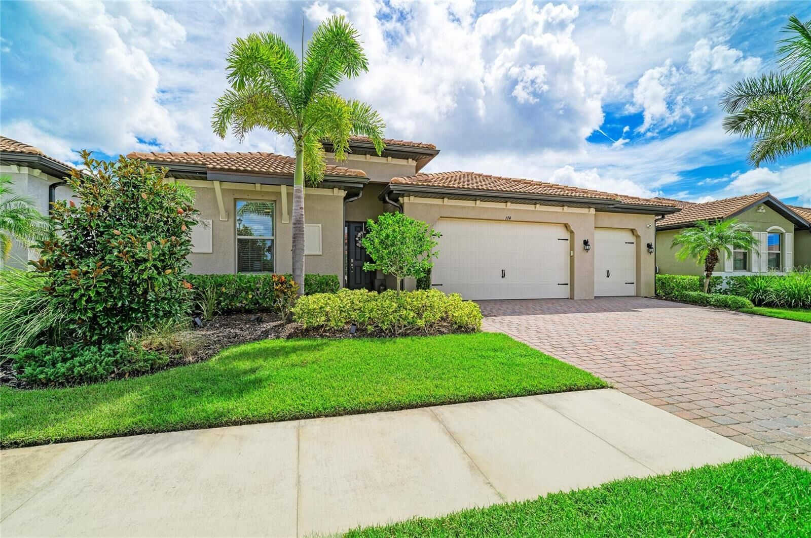 Property Photo:  174 Veraza Court  FL 34275 