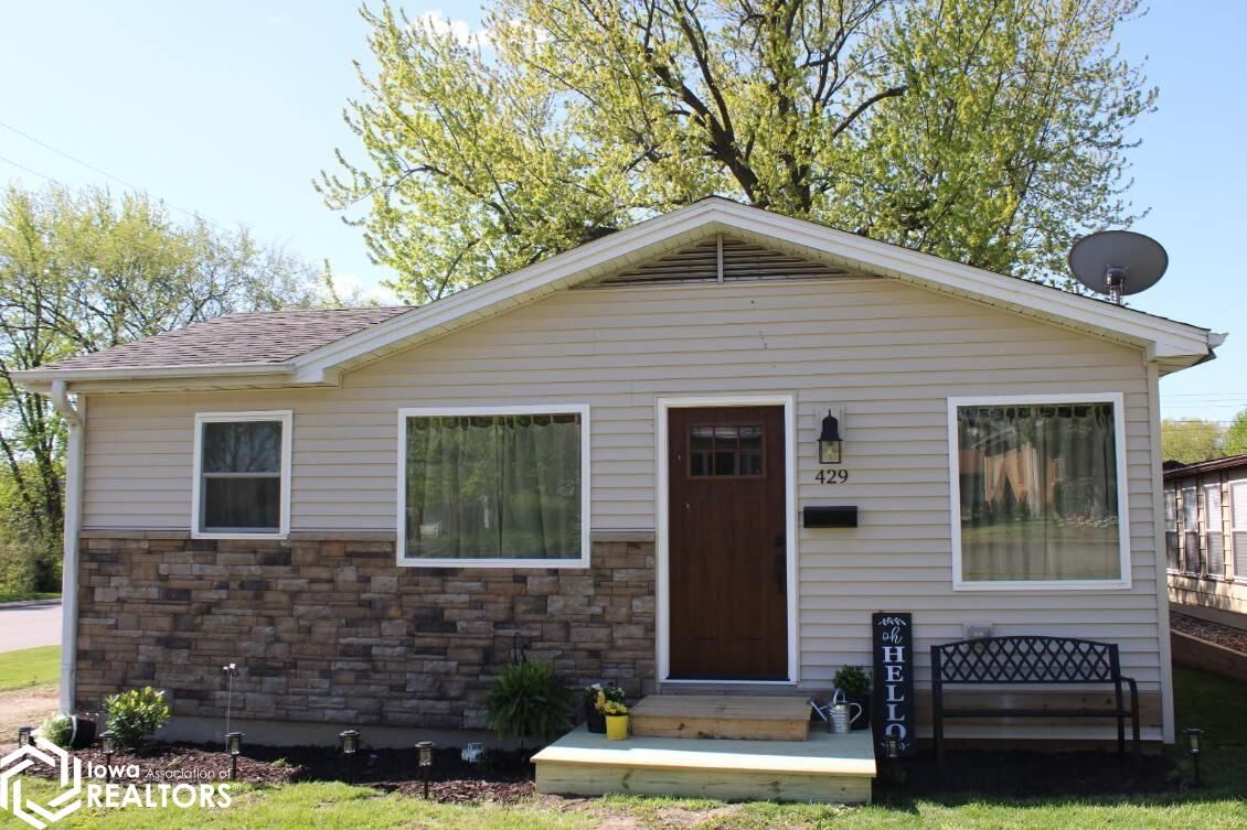 Property Photo:  429 E Glasgow Street  IA 52655 