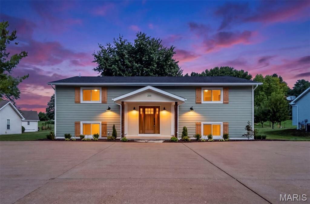 Property Photo: 200 Park Charles Boulevard S MO 63376