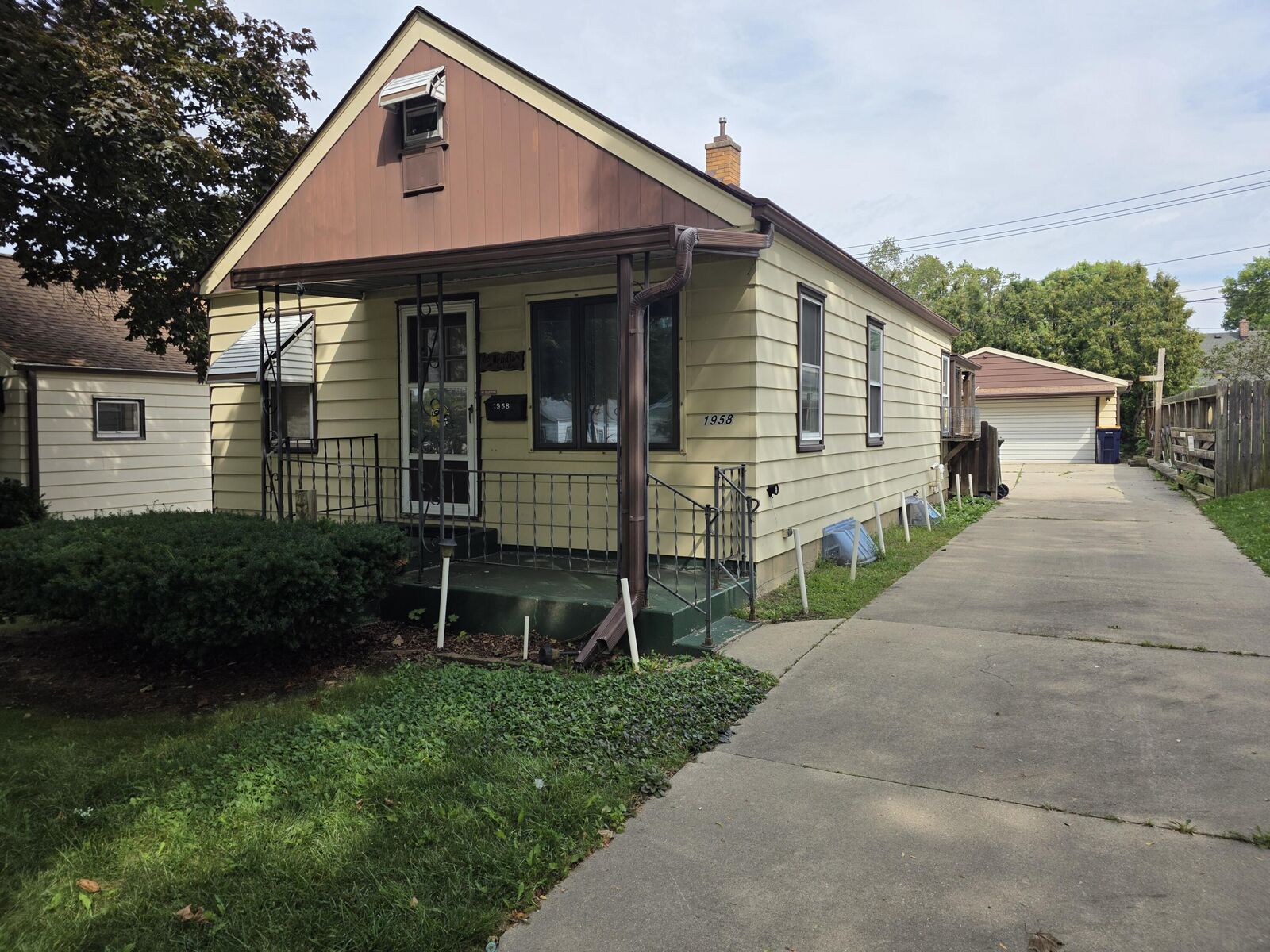 Property Photo:  1958 S 97th St  WI 53227 