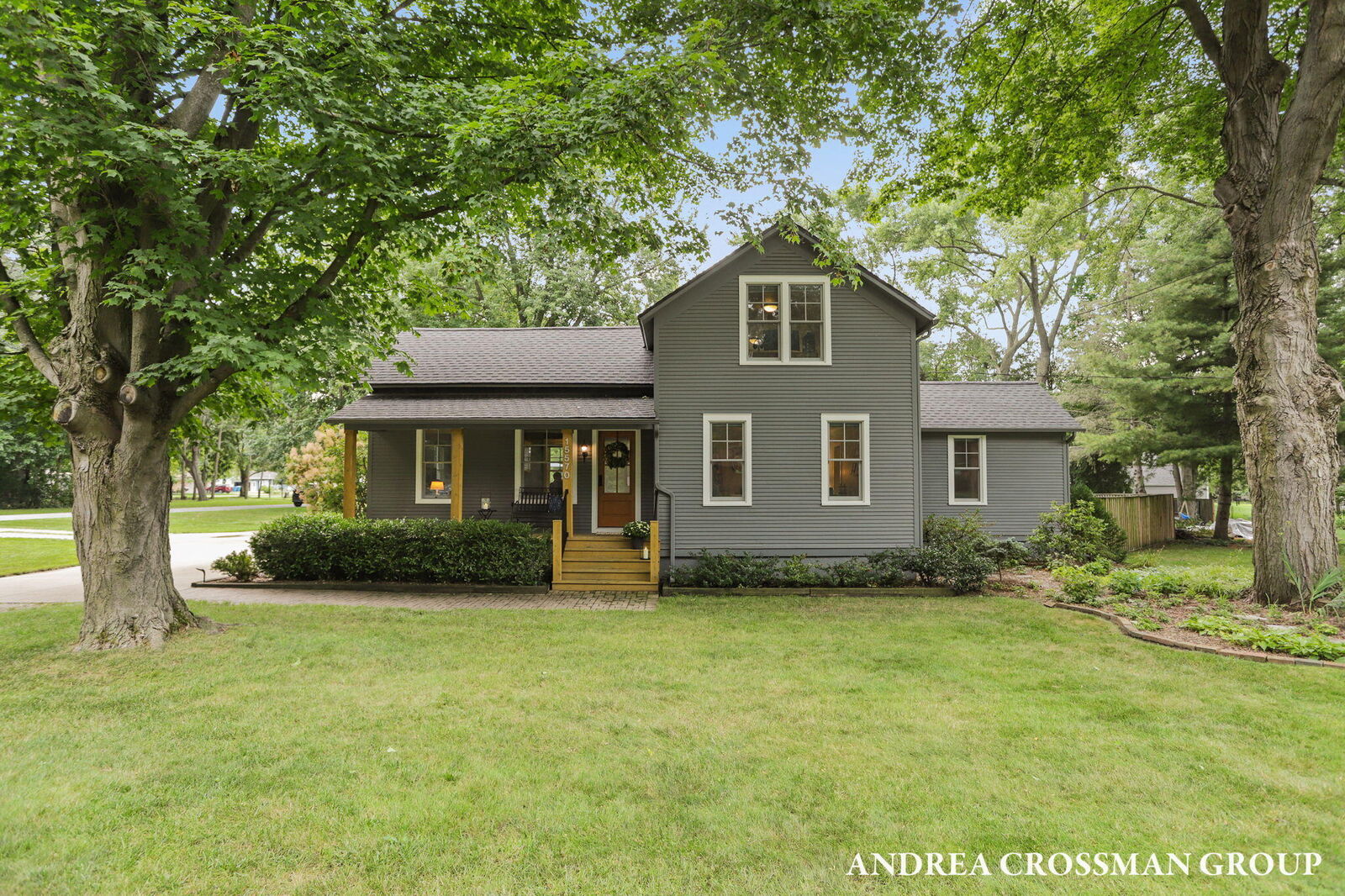 Property Photo: 15570 Pruin Street MI 49456