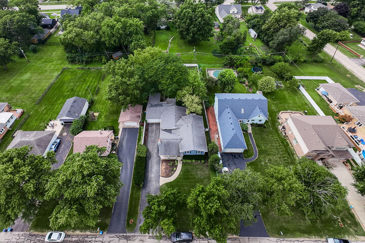 Property Photo:  6914 Brookbank Road  IL 60561 
