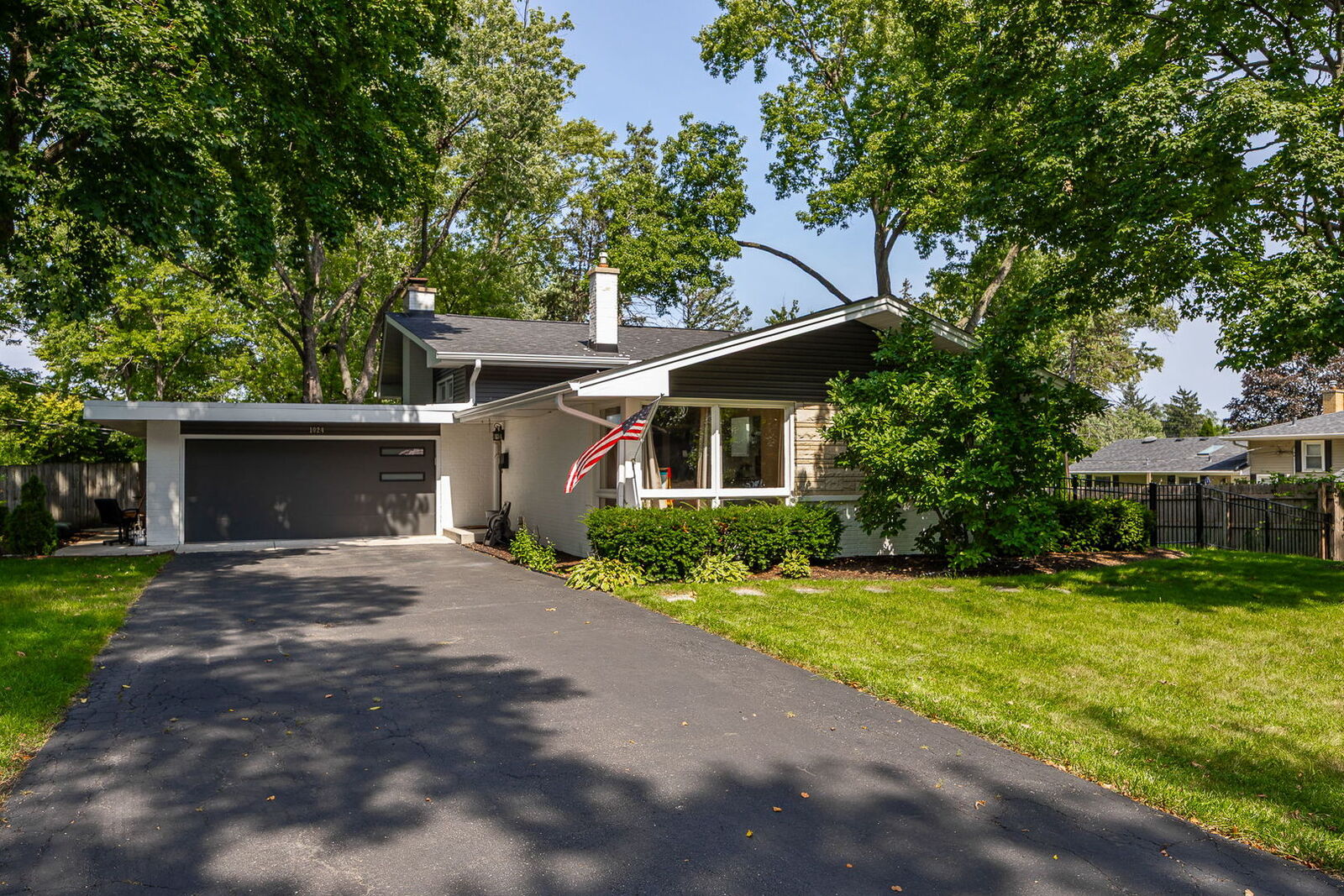 Property Photo: 1024 Catalpa Lane IL 60540