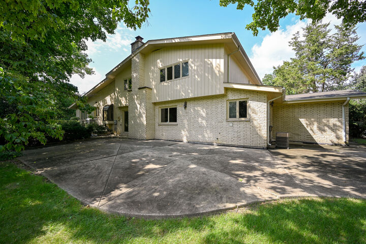Property Photo:  15 Croydon Lane  IL 60523 