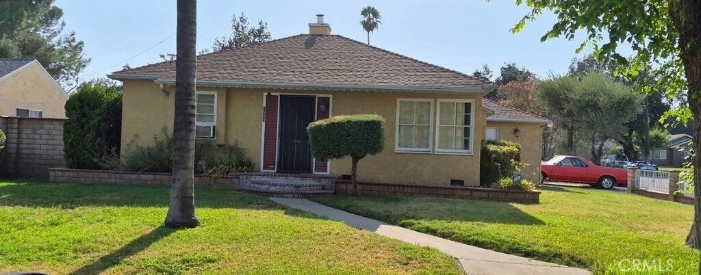 Property Photo: 2598 Muscupiabe CA 92405